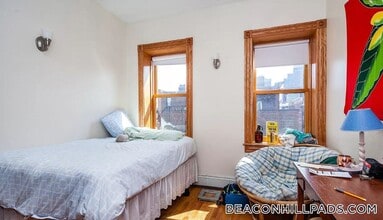 97 Myrtle St, Unit 2 in Boston, MA - Foto de edificio - Building Photo