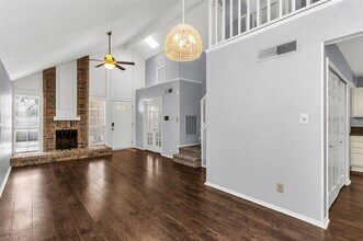 3038 Harbinger Ln in Dallas, TX - Building Photo - Building Photo