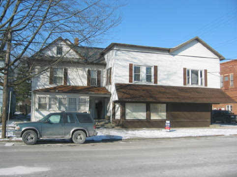 112-118 S High St in La Rue, OH - Building Photo