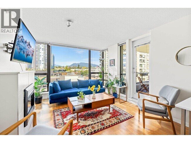 4178 Dawson St in Burnaby, BC - Building Photo - Building Photo