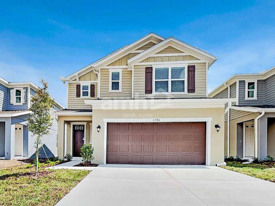 6786 Atlantic Bch Ave in Wesley Chapel, FL - Building Photo