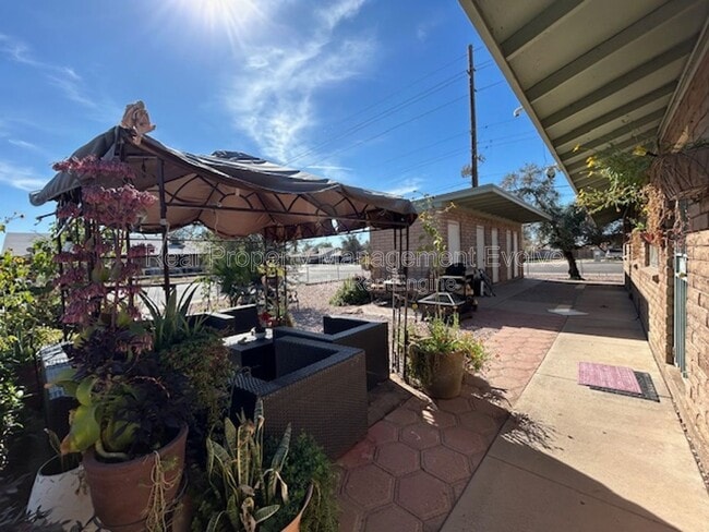 property at 1905 N Center St