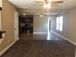 8306 N Spruce Ave in Kansas City, MO - Building Photo - Building Photo