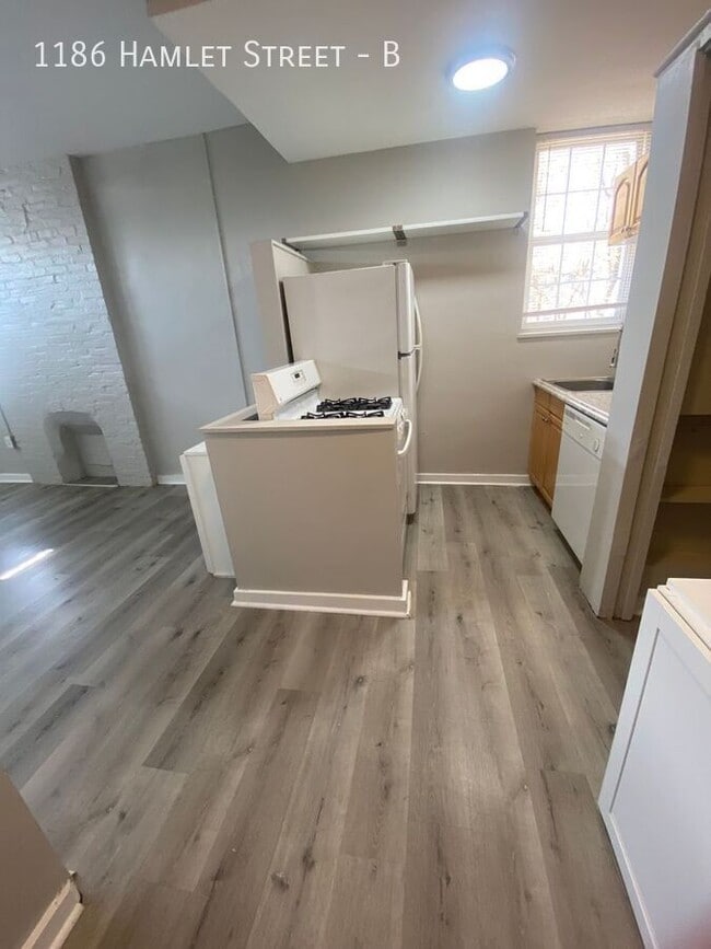 property at 1186 Hamlet St