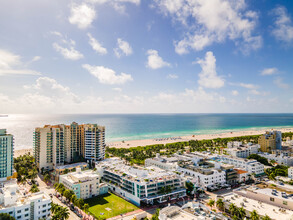 1437 Collins Ave in Miami Beach, FL - Building Photo - Building Photo