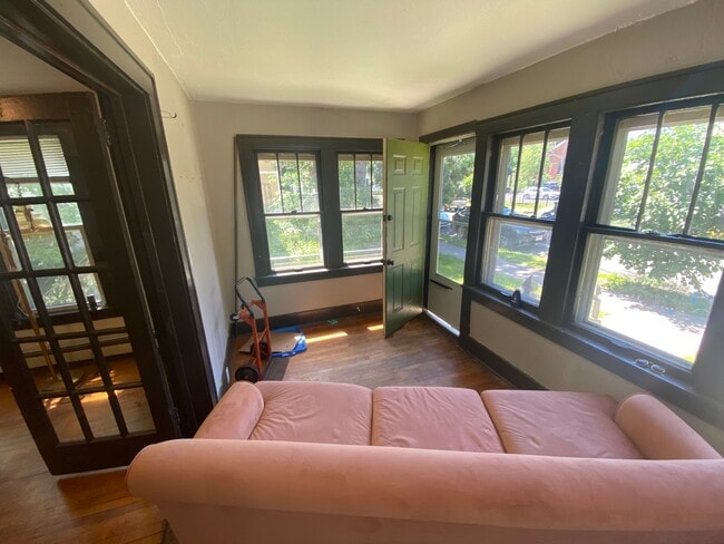 1715 6th St NE, Unit #1 in Minneapolis, MN - Foto de edificio - Building Photo