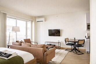 1030 S 2nd St in Milwaukee, WI - Building Photo - Building Photo