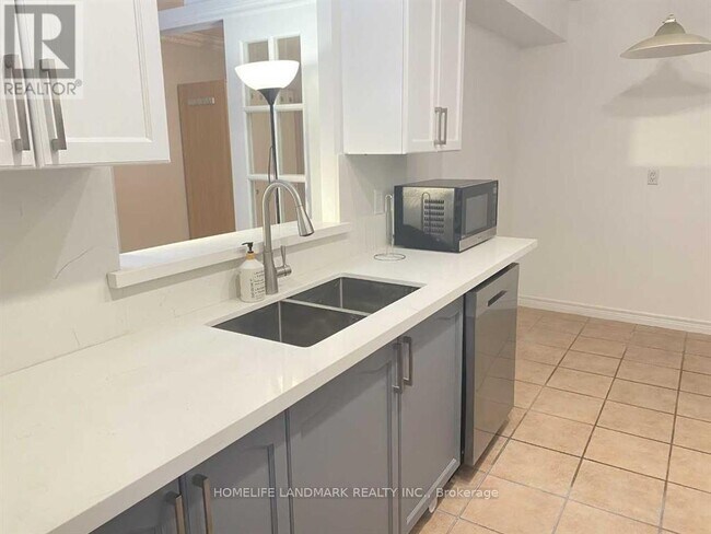 88 Grandview Way in Toronto, ON - Building Photo - Building Photo