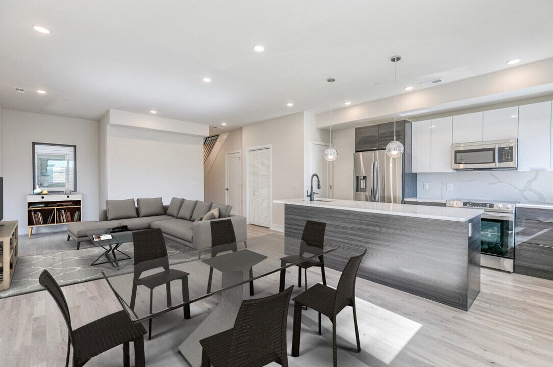 2706 W Cabot St in Philadelphia, PA - Building Photo