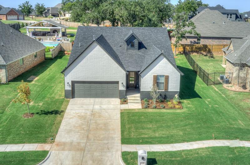 2509 Rumble Ln in Edmond, OK - Building Photo