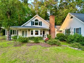 610 Holden Beach Rd SW, Unit A in Shallotte, NC - Building Photo
