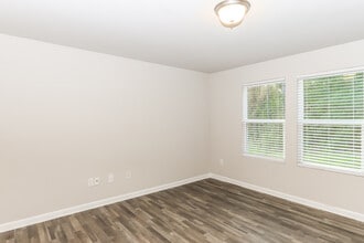 1613 Pauli Dr in Macon, GA - Foto de edificio - Building Photo