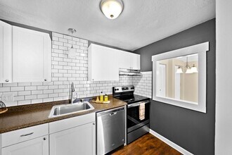 80 Fountain Ln in Weymouth, MA - Building Photo - Building Photo