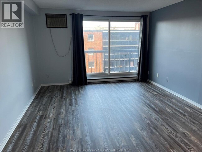 3936 Wyandotte St E in Windsor, ON - Building Photo - Building Photo