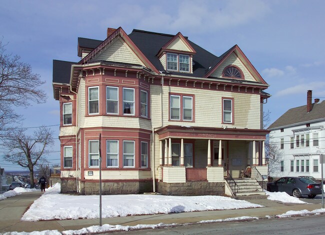 725 2nd St in Fall River, MA - Building Photo - Building Photo