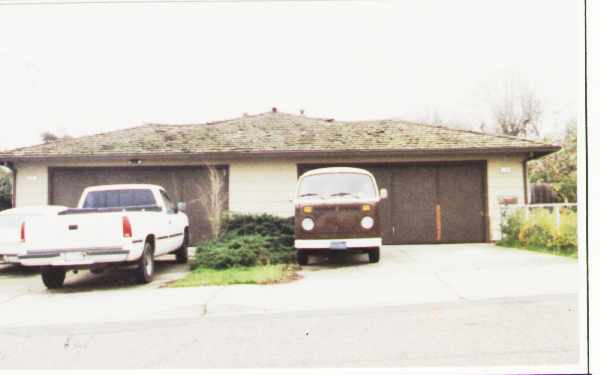 207-209 Robert St in Antioch, CA - Building Photo - Building Photo