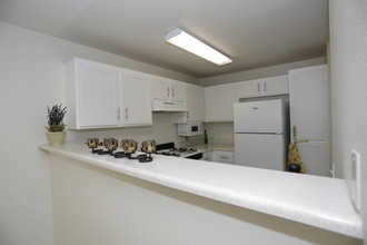 Overlook at Anaheim Hills Apartments 55+ in Anaheim, CA - Building Photo - Building Photo