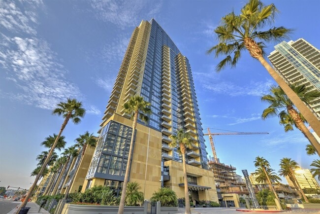 1325 Pacific Hwy in San Diego, CA - Building Photo - Building Photo