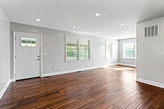 3365 Lakeside Rd in Millersport, OH - Building Photo - Building Photo