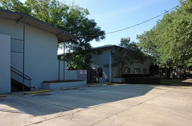 4408-4412 Cole Ave in Dallas, TX - Foto de edificio - Building Photo