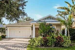 11826 Forest Park Cir in Bradenton, FL - Building Photo