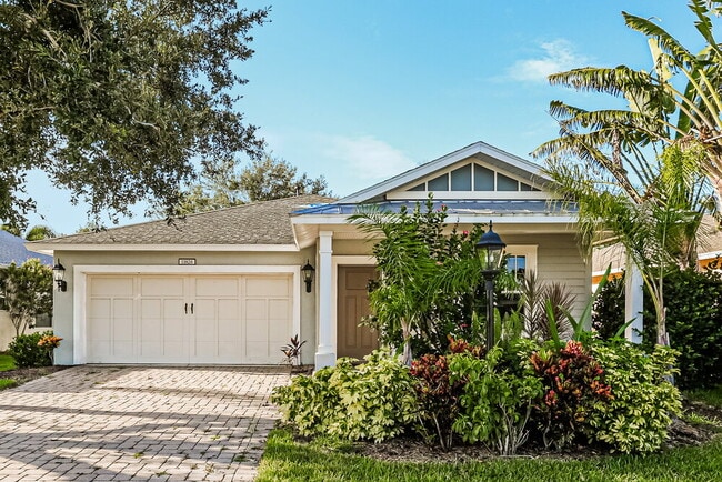 property at 11826 Forest Park Cir
