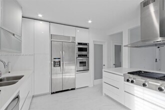 3909 Garden Ave in Miami, FL - Building Photo - Building Photo