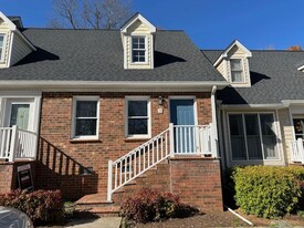 1121 Sherwood Dr in Burlington, NC - Building Photo