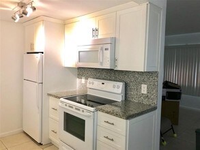 4701 Martinique Dr-Unit -#D1 in Coconut Creek, FL - Foto de edificio - Building Photo