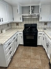 1830 E Laura Ave-Unit -1 in Visalia, CA - Building Photo - Building Photo