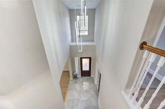 5512 Canyon Bluff Ln in Rosharon, TX - Foto de edificio - Building Photo