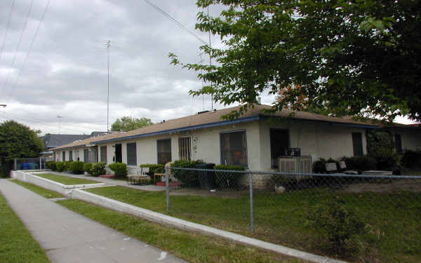 191-197 W 6th St in San Bernardino, CA - Building Photo - Building Photo