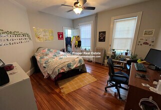 10 Carmel St, Unit 3 in Boston, MA - Foto de edificio - Building Photo