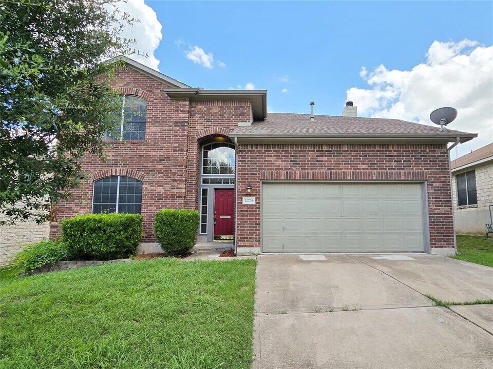 12729 Serafy Ct in Austin, TX - Building Photo