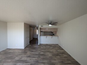 1023 Burton Dr in Redding, CA - Building Photo - Building Photo