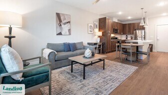 3501 N Austin St in Seguin, TX - Building Photo