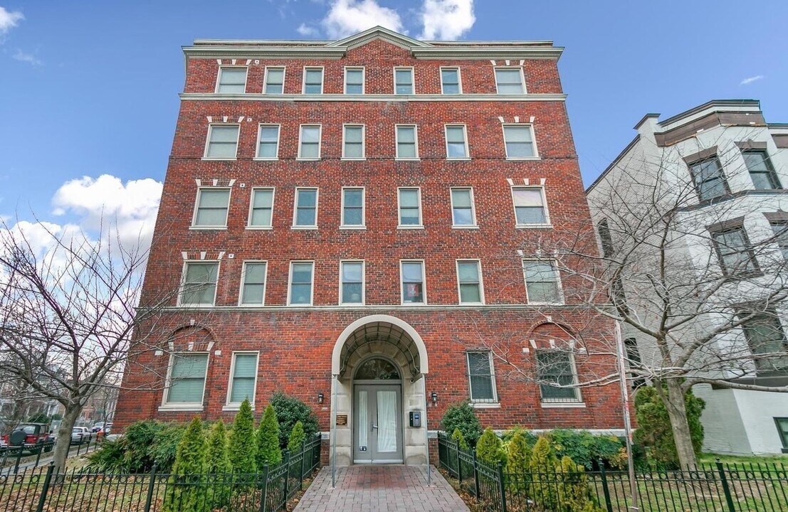 3500 13th St NW in Washington, DC - Building Photo