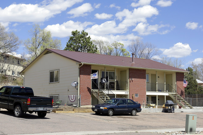 1048 WESTERN Dr in Colorado Springs, CO - Building Photo - Building Photo