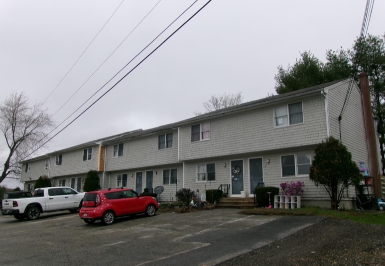 Hartley Apartments in Lewiston, ME - Foto de edificio