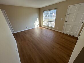 214 S 4th Ave in Chenoa, IL - Building Photo - Building Photo