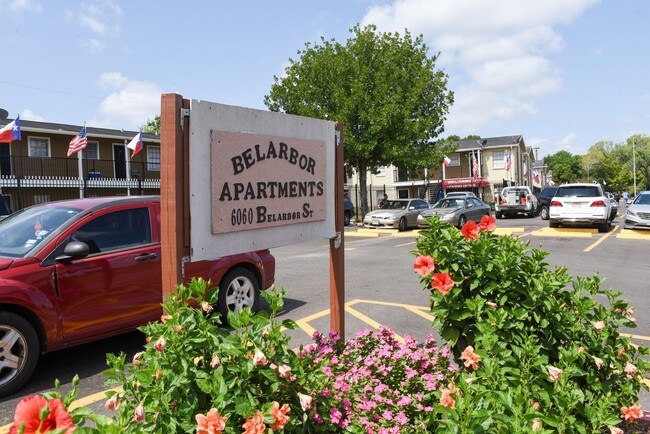 Belarbor Apartments in Houston, TX - Building Photo - Building Photo