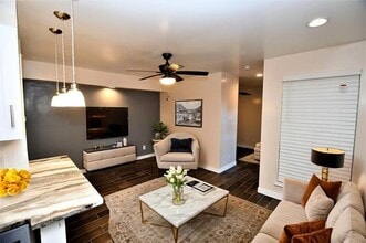 9821 Walnut St in Dallas, TX - Building Photo - Building Photo