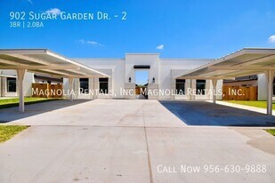 902 Sugar Gdn Dr in Pharr, TX - Building Photo