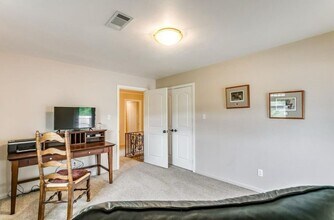 7220 Shiloh Rd in Midlothian, TX - Foto de edificio - Building Photo