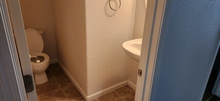 1369 Horse Creek Way in Fernley, NV - Building Photo - Building Photo