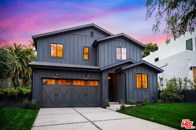 1979 Alexandria Ave in Los Angeles, CA - Building Photo - Building Photo