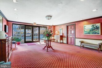 1200 S Arlington Ridge Rd in Arlington, VA - Foto de edificio - Building Photo