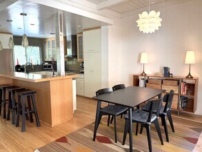 1828 Courtney Ave in Los Angeles, CA - Building Photo - Building Photo