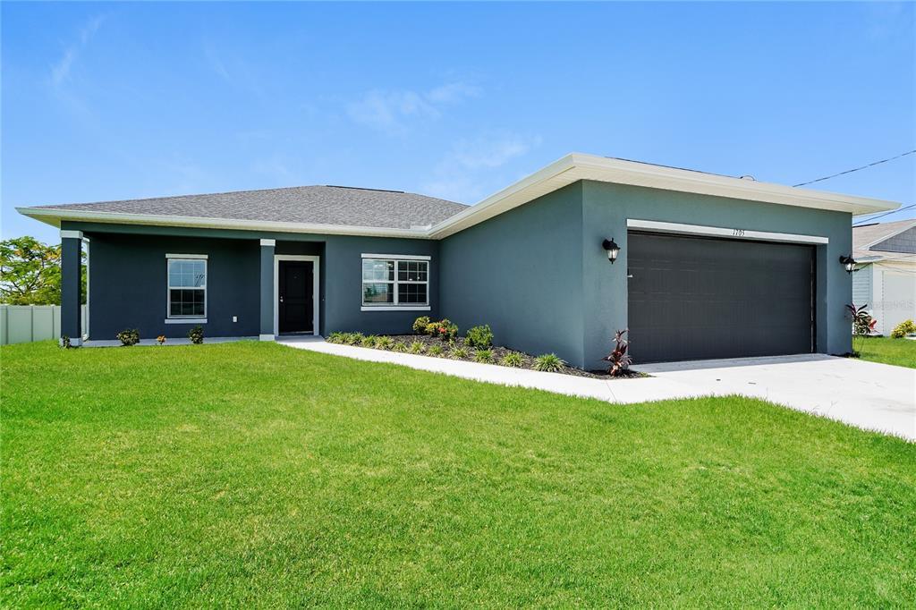 1705 NW 12th St in Cape Coral, FL - Foto de edificio