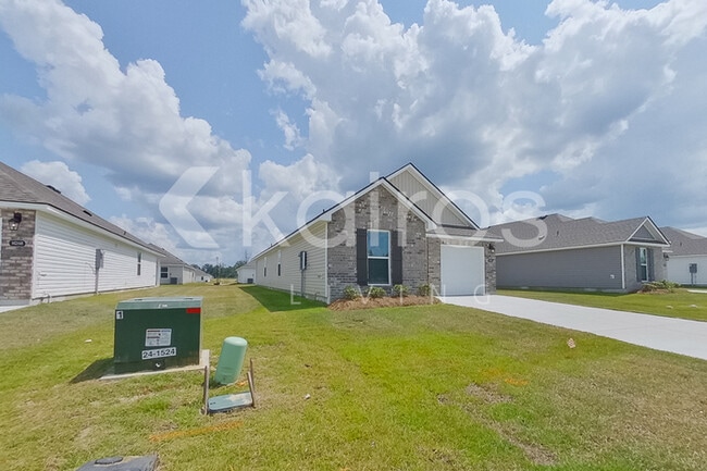 14262 Ruffian Ave in Denham Springs, LA - Building Photo - Building Photo